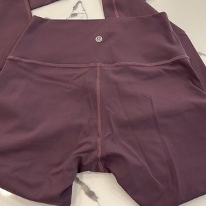 Lululemon Wunder Under 28”